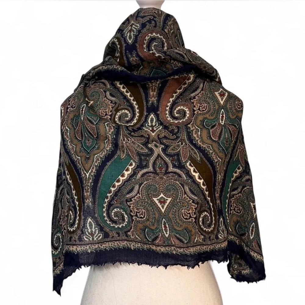 Club7 Elegant Paisley square‎ Scarf 100% Wool